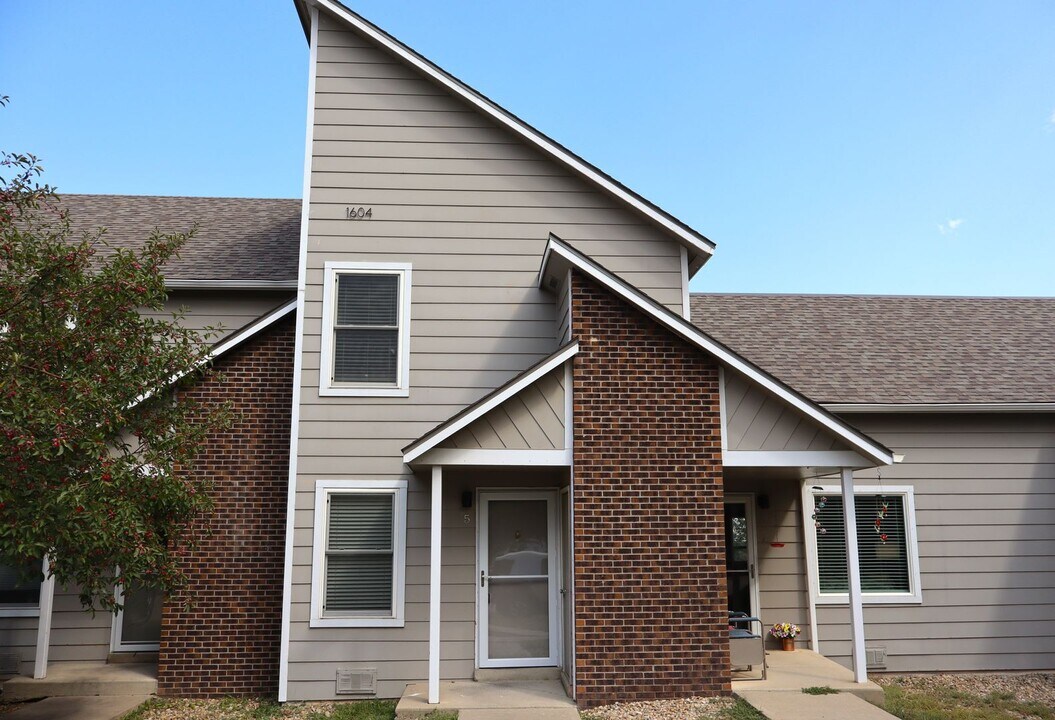 1604 N 4th St in Berthoud, CO - Building Photo