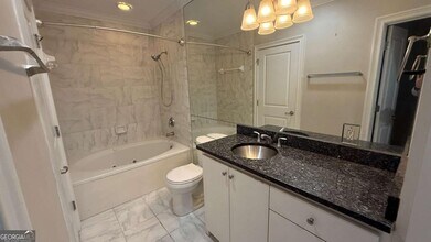 2277/2255 Peachtree Rd NE in Atlanta, GA - Building Photo - Building Photo