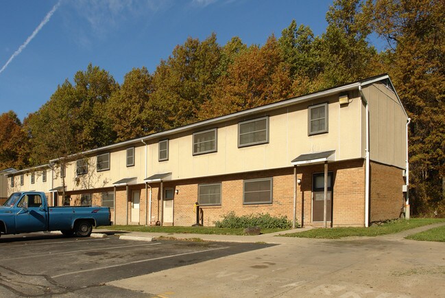 1708-1702 Colt Ct in Warren, OH - Building Photo - Building Photo