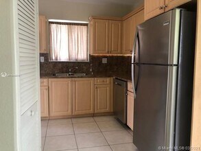 431 NE 75th St-Unit -R in Miami, FL - Building Photo - Building Photo