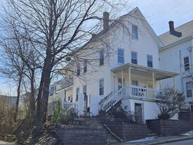 40 Putnam St in Manchester, NH - Building Photo