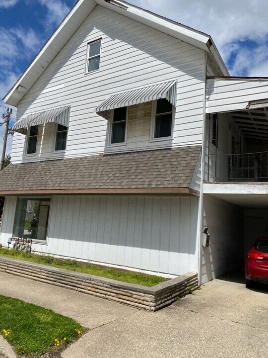 1300 Howell St in Lafayette, IN - Building Photo