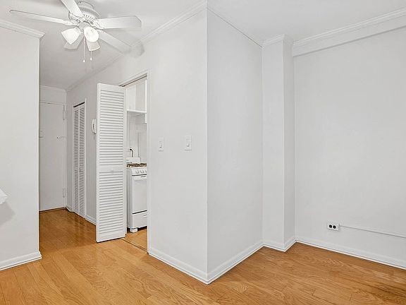 141 E 55th St in New York, NY - Building Photo - Building Photo