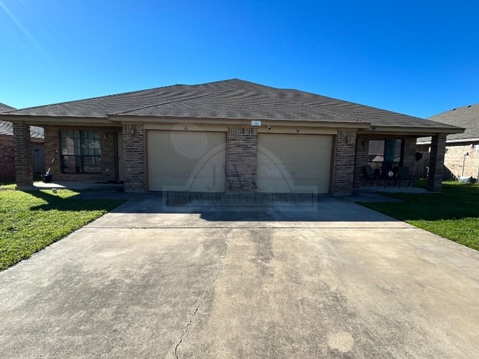 1302 Nicholas Cir in Killeen, TX - Foto de edificio