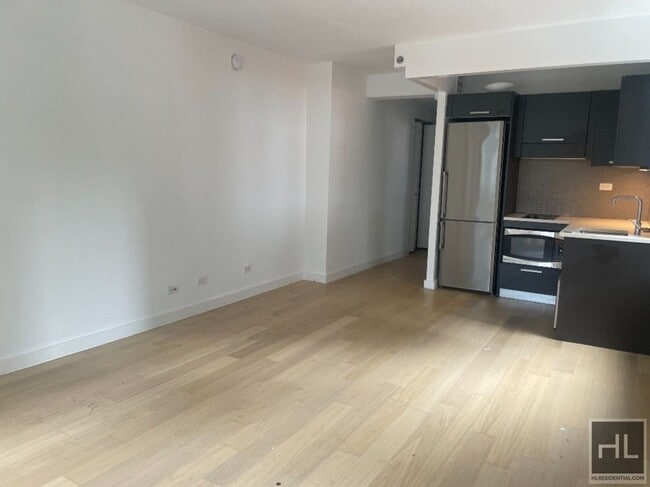 property at 222 E 39th St