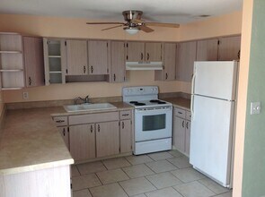 300 N Flagler Ave, Unit #4 in Flagler Beach, FL - Building Photo - Building Photo