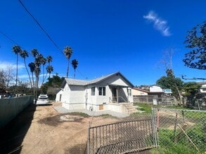 8868 Troy St in Spring Valley, CA - Building Photo - Building Photo