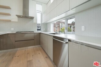 11962 Gorham Ave in Los Angeles, CA - Building Photo - Building Photo