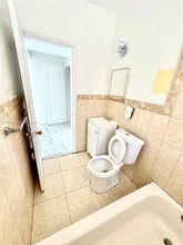 7629 Dickens Ave-Unit -5 in Miami Beach, FL - Foto de edificio - Building Photo