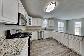 33 Ashland Cir in Douglasville, GA - Building Photo - Building Photo