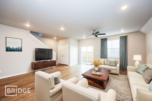 property at 1008 E Golden Ln