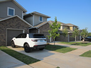 771 SW 14th St in Moore, OK - Building Photo - Building Photo