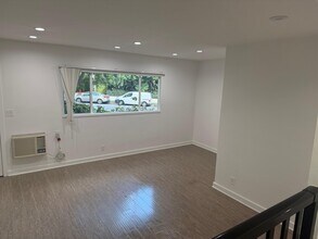 9910 Robbins Dr, Unit 9910.5 in Beverly Hills, CA - Building Photo - Building Photo