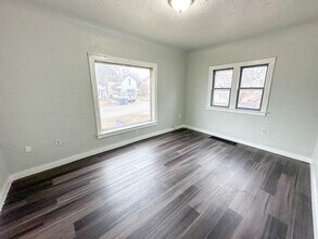 921 4th St NW in Grand Rapids, MI - Building Photo - Building Photo