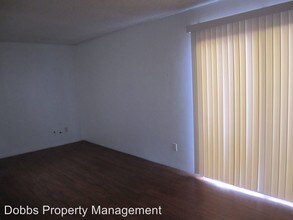 4613 Country Pl Ln in Bakersfield, CA - Foto de edificio - Building Photo