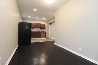 266 E Cass St in Joliet, IL - Building Photo - Building Photo