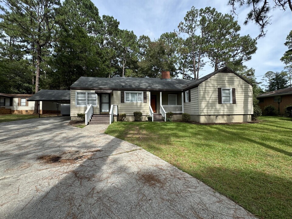 432 N Lanier St in Lyons, GA - Building Photo