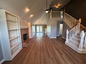 1049 Mustang Ct in Franklin, IN - Building Photo - Building Photo