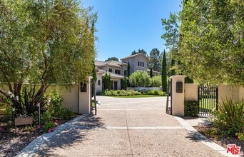 1209 Via Aracena in Camarillo, CA - Building Photo - Building Photo