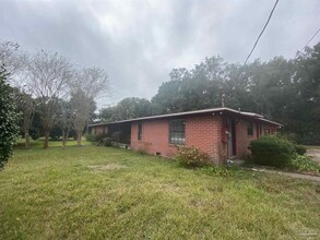 7451 Lanier Dr in Pensacola, FL - Building Photo - Building Photo