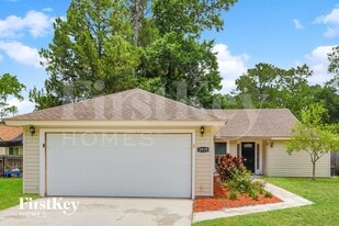 3919 Summer Pines Dr in Jacksonville, FL - Building Photo