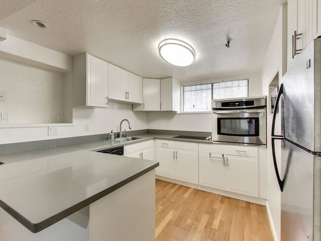 193b Henry St