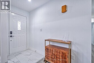 428 Henderson Rd in Burlington, ON - Building Photo - Building Photo