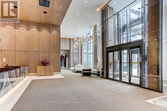 30 Inn On The Pk Dr in Toronto, ON - Building Photo - Building Photo