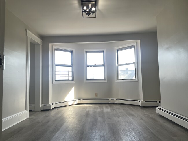 1703 Central Ave, Unit 3 in Union City, NJ - Building Photo - Building Photo