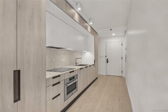 181 E 101st St in New York, NY - Building Photo - Building Photo