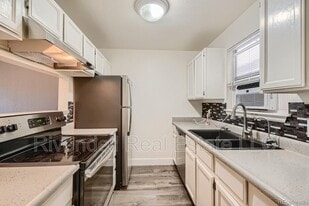 1215 S Gilbert St in Castle Rock, CO - Building Photo