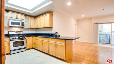 1128 S Serrano Ave-Unit -204 in Los Angeles, CA - Building Photo - Building Photo