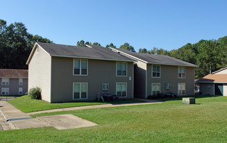 Oak Ridge Apartments in Little Rock, AR - Building Photo