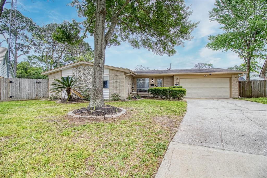 1405 Delabrook Ct in Seabrook, TX - Foto de edificio