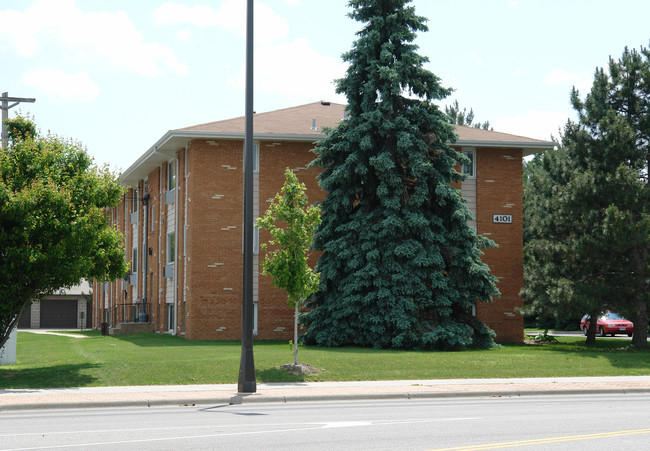 Country Inn West in Bloomington, MN - Building Photo - Building Photo