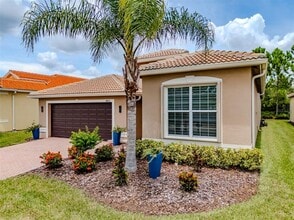 4820 Grand Banks Dr in Wimauma, FL - Building Photo - Building Photo