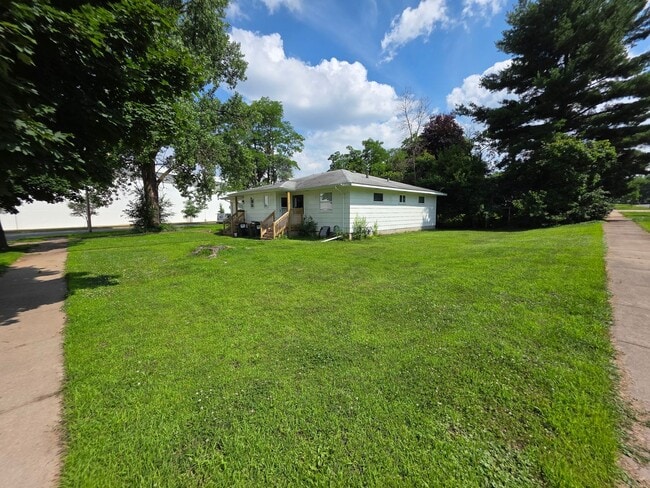 1105-1105 Nestle Ave in Eau Claire, WI - Building Photo - Building Photo