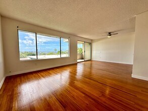 6337 Caminito Andreta in San Diego, CA - Foto de edificio - Building Photo