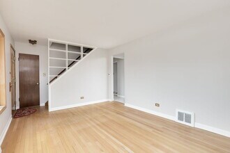595 S Cedar Ave in Elmhurst, IL - Building Photo - Building Photo