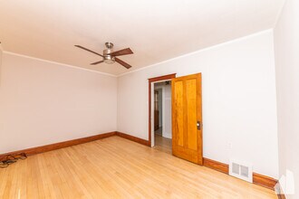 5051 W Argyle St in Chicago, IL - Building Photo - Building Photo