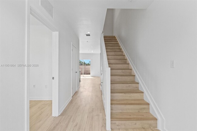 170 NW 158th St in Miami, FL - Building Photo - Building Photo