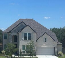 5012 Great Oaks Dr in Pearland, TX - Building Photo