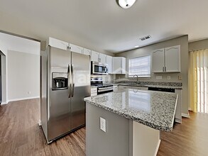 113 Barrington Dr in Mount Holly, NC - Building Photo - Building Photo