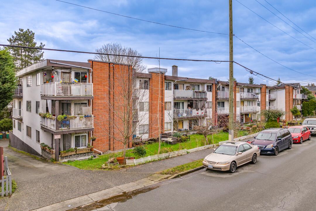 447 E 6th Ave in Vancouver, BC - Building Photo