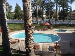 42140 Lyndie Ln, Unit 14 in Temecula, CA - Building Photo - Building Photo