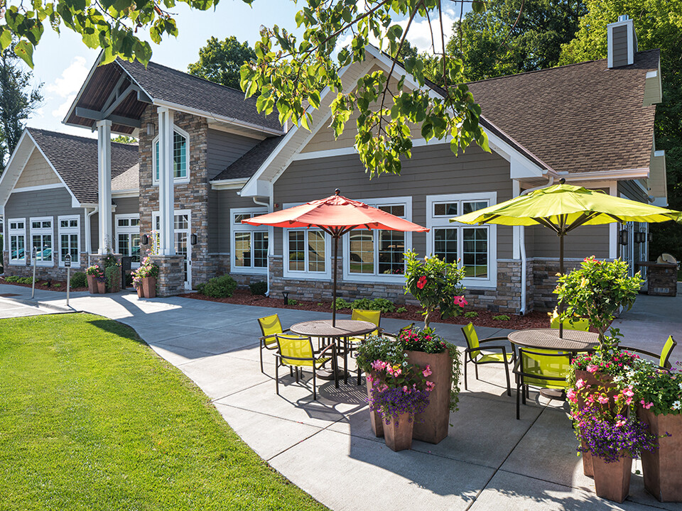 Bass Lake Hills Townhomes in Plymouth, MN - Foto de edificio