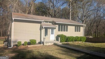 4038 Troupe Smith Rd SE, Unit 6B in Conyers, GA - Building Photo