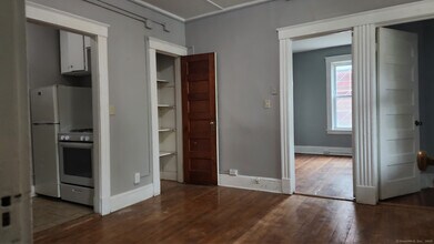 218 West St in Bristol, CT - Building Photo - Building Photo