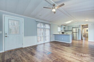 4910 Little Creek Dr in Denver, NC - Building Photo - Building Photo