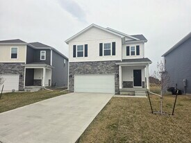 655 NW Williamsburg Ln in Waukee, IA - Building Photo